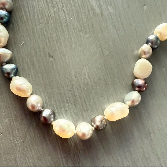 Multi Colored Pearl Necklace - Picture 5 of 9